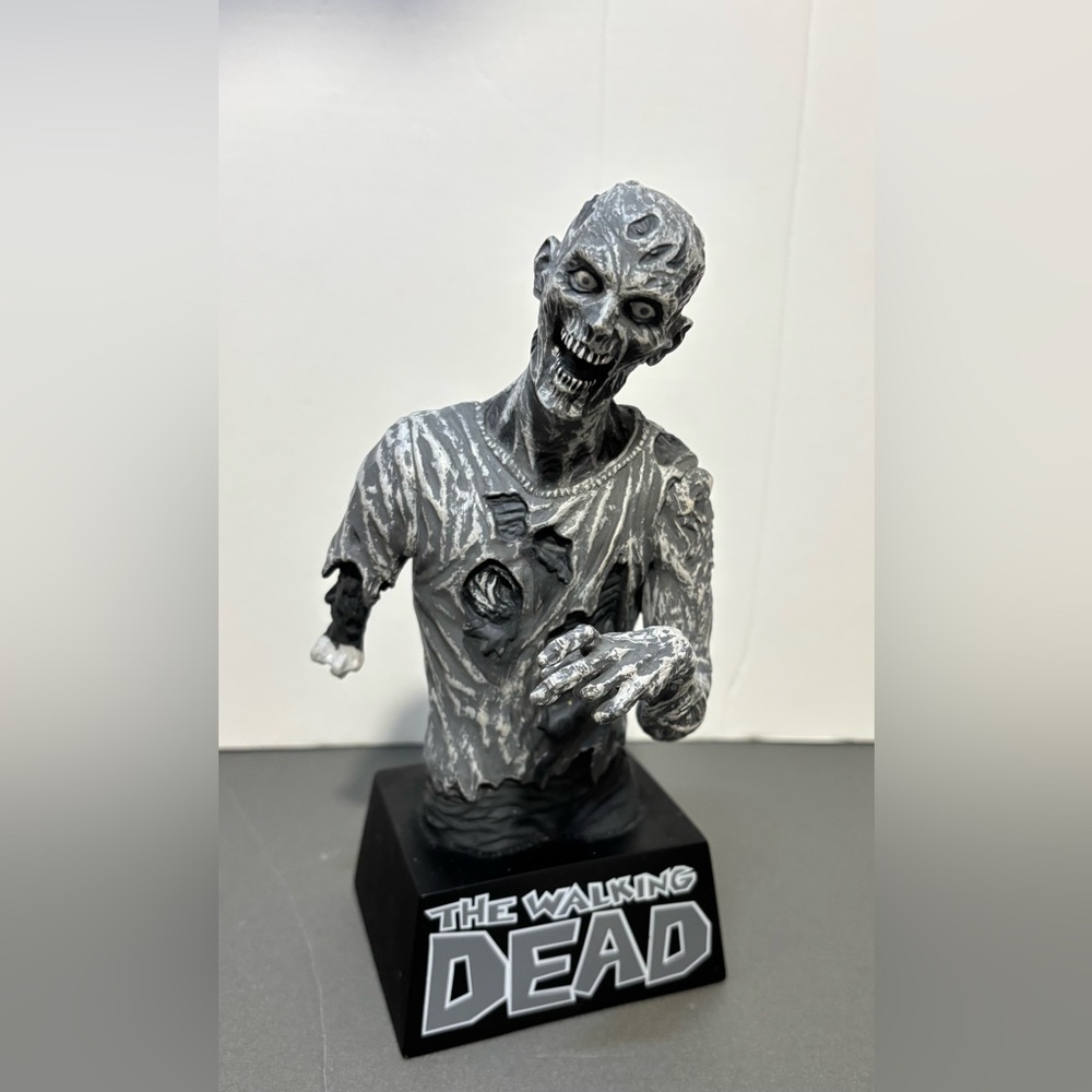 THE WALKING DEAD ZOMBIE VINYL BUST BANK - 8" TALL - used!